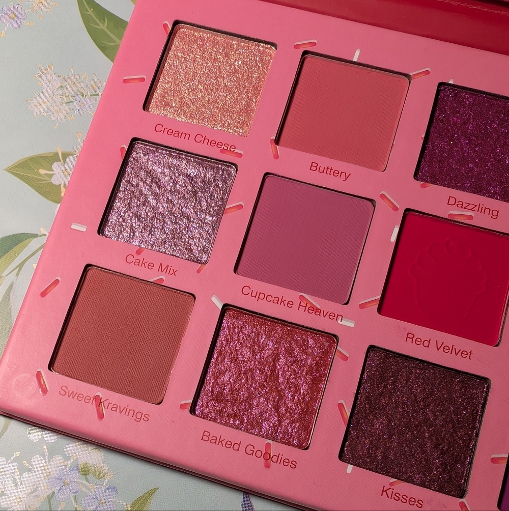 Glamlite | Red Velvet Cupcake | Pinks and Berry Tones | Spring 2021 Launch | NWT - Picture 6 of 7